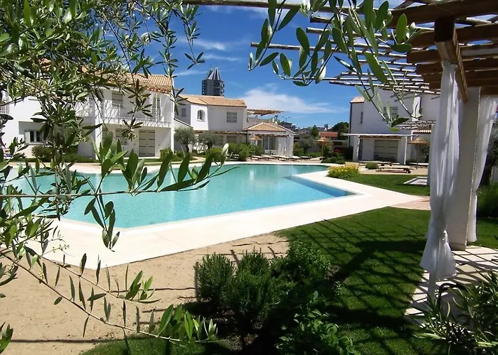 Les Maisons